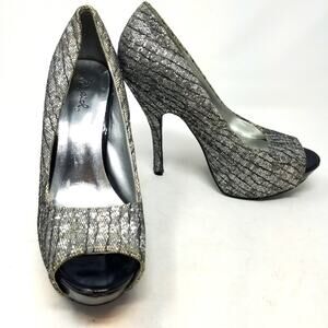 Qupid Silver Metallic Platform Stilettos Heels Comfortable Women's Size 8